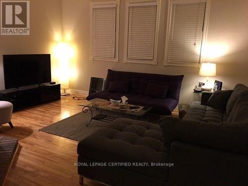 Upper - 3200 Shadetree Drive, Mississauga (Meadowvale), ON - Indoor Photo Showing Living Room