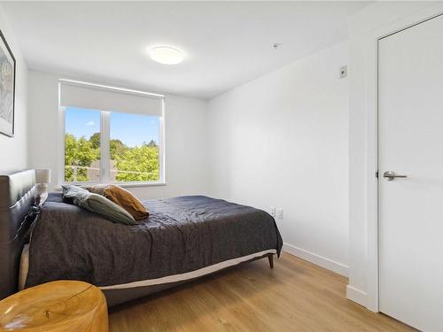 513-1115 Johnson St, Victoria, BC - Indoor Photo Showing Bedroom