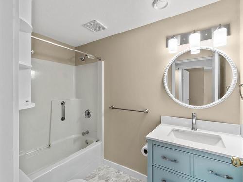 3084 Dohm Road, Kamloops, BC - Indoor Photo Showing Bathroom