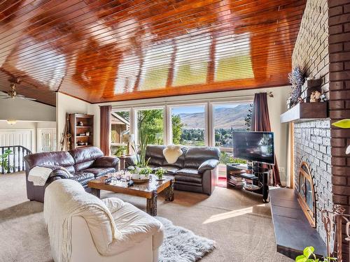 3084 Dohm Road, Kamloops, BC - Indoor Photo Showing Living Room With Fireplace