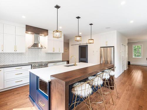 Kitchen - 4 Rue De La Rivière, Lac-Brome, QC - Indoor Photo Showing Kitchen With Upgraded Kitchen