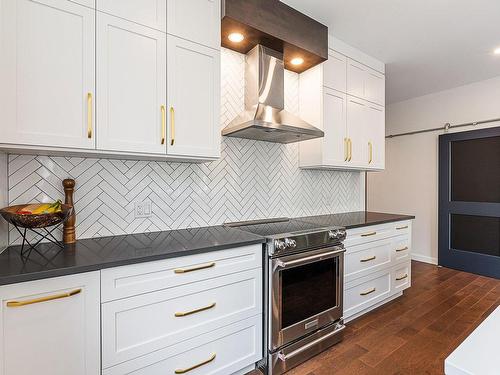 Kitchen - 4 Rue De La Rivière, Lac-Brome, QC - Indoor Photo Showing Kitchen With Upgraded Kitchen