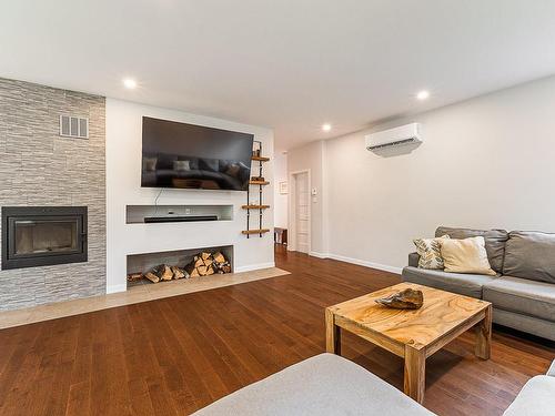 Salon - 4 Rue De La Rivière, Lac-Brome, QC - Indoor Photo Showing Living Room With Fireplace