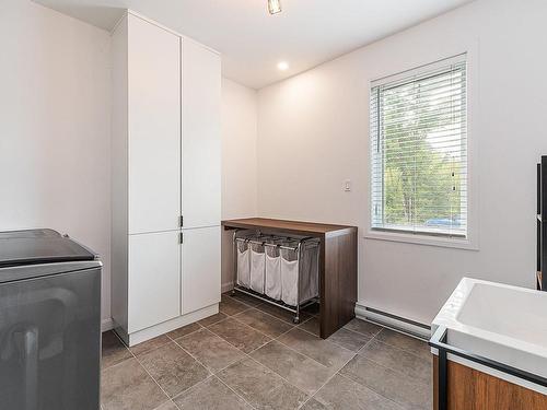 Salle d'eau - 4 Rue De La Rivière, Lac-Brome, QC - Indoor Photo Showing Laundry Room