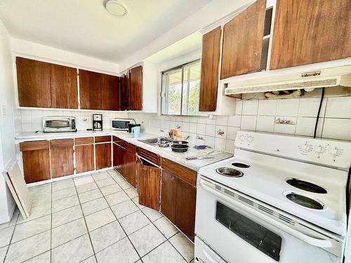 Kitchen - 4593 Ch. Bélair, Laval (Chomedey), QC - Indoor Photo Showing Kitchen With Double Sink