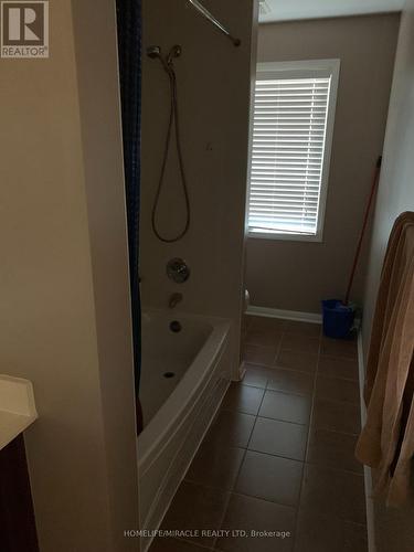 672 Savoline Boulevard, Milton, ON - Indoor Photo Showing Bathroom