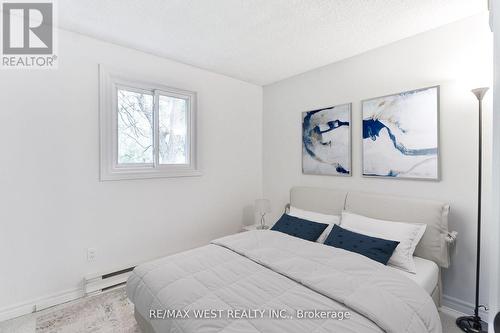 83 The Boulevard, New Tecumseth, ON - Indoor Photo Showing Bedroom