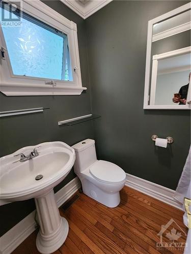 5448 North Drive, Ottawa, ON - Indoor Photo Showing Bathroom