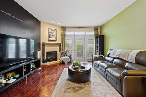 99 Willowlanding Court, Welland, ON - Indoor Photo Showing Living Room With Fireplace