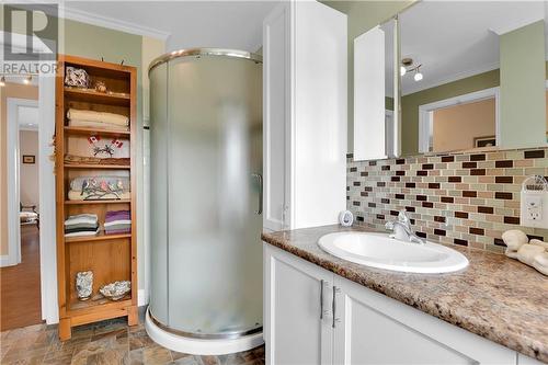 18 Ruttan Road, Renfrew, ON - Indoor Photo Showing Bathroom