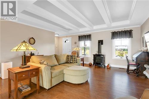 18 Ruttan Road, Renfrew, ON - Indoor Photo Showing Living Room