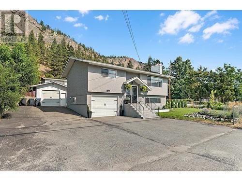 11029 Victoria Road S, Summerland, BC - Outdoor