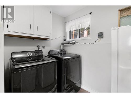 11029 Victoria Road S, Summerland, BC - Indoor Photo Showing Laundry Room