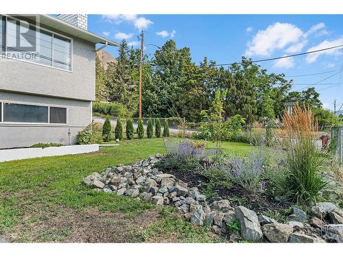 11029 Victoria Road S, Summerland, BC - Outdoor