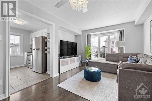 500 Snow Goose Street, Ottawa, ON - Indoor Photo Showing Living Room