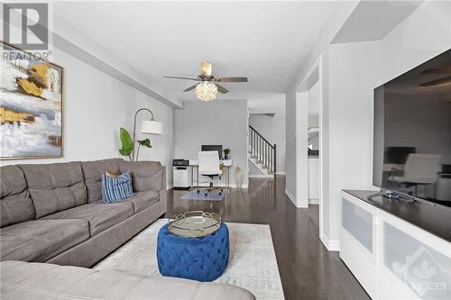 500 Snow Goose Street, Ottawa, ON - Indoor Photo Showing Living Room