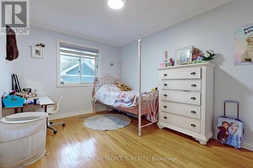 709 Keates Avenue, Oshawa, ON - Indoor Photo Showing Bedroom