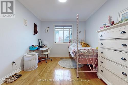 709 Keates Avenue, Oshawa, ON - Indoor Photo Showing Bedroom