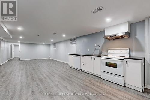 709 Keates Avenue, Oshawa, ON - Indoor Photo Showing Kitchen