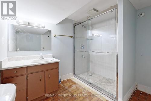 709 Keates Avenue, Oshawa, ON - Indoor Photo Showing Bathroom