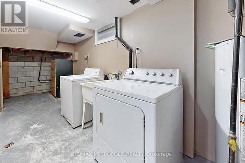 709 Keates Avenue, Oshawa, ON - Indoor Photo Showing Laundry Room