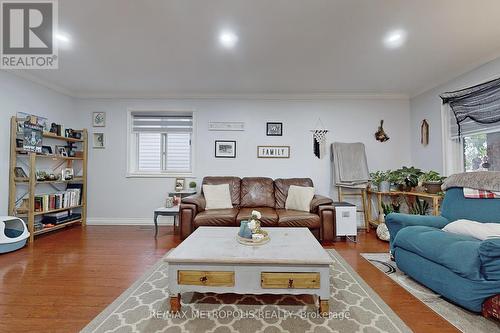 709 Keates Avenue, Oshawa, ON - Indoor Photo Showing Living Room