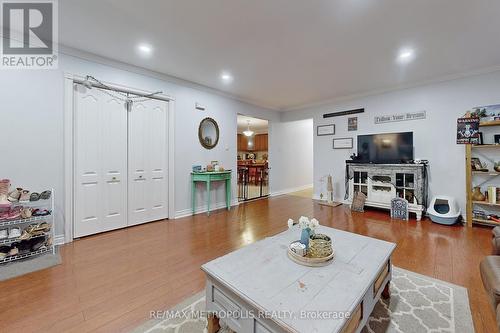 709 Keates Avenue, Oshawa, ON - Indoor Photo Showing Living Room