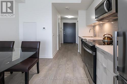 602W - 3 Rosewater Street, Richmond Hill (South Richvale), ON - Indoor Photo Showing Kitchen