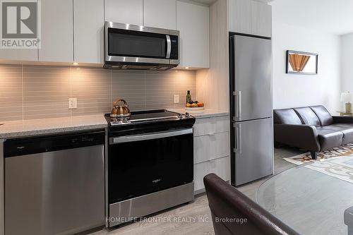 602W - 3 Rosewater Street, Richmond Hill (South Richvale), ON - Indoor Photo Showing Kitchen