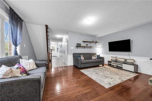 233 Duskywing Way|Unit #35, Oakville, ON - Indoor Photo Showing Living Room