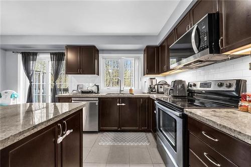 233 Duskywing Way|Unit #35, Oakville, ON - Indoor Photo Showing Kitchen