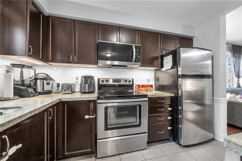 233 Duskywing Way|Unit #35, Oakville, ON - Indoor Photo Showing Kitchen