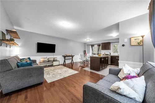 233 Duskywing Way|Unit #35, Oakville, ON - Indoor Photo Showing Living Room