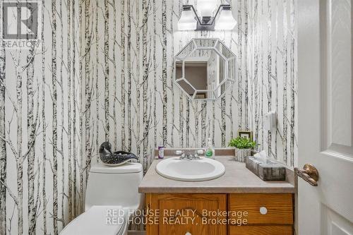 12 The Cedars Street, St. Catharines, ON - Indoor Photo Showing Bathroom