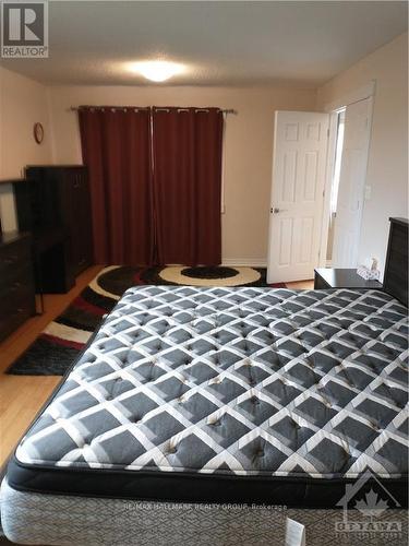 2194 Niagara Drive, Ottawa, ON - Indoor Photo Showing Bedroom