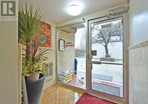 204B - 5877 Bathurst Street, Toronto (Newtonbrook West), ON - Indoor Photo Showing Other Room