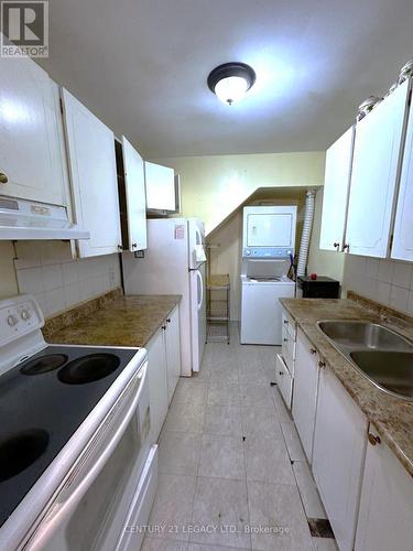 204B - 5877 Bathurst Street, Toronto (Newtonbrook West), ON - Indoor Photo Showing Kitchen With Double Sink