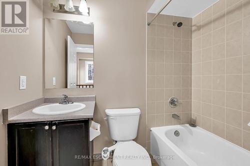 35 - 233 Duskywing Way, Oakville, ON - Indoor Photo Showing Bathroom