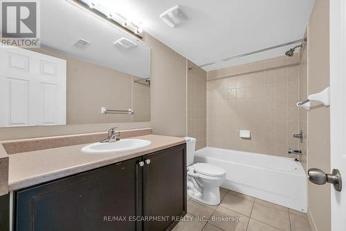 35 - 233 Duskywing Way, Oakville, ON - Indoor Photo Showing Bathroom