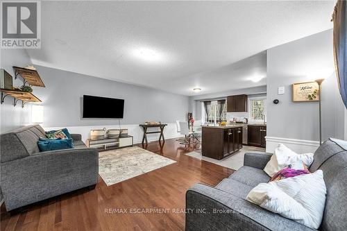 35 - 233 Duskywing Way, Oakville (Bronte West), ON - Indoor Photo Showing Living Room