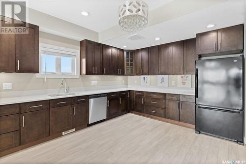 28 1703 Patrick Crescent, Saskatoon, SK - Indoor Photo Showing Kitchen