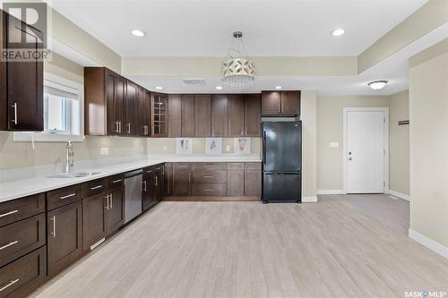 28 1703 Patrick Crescent, Saskatoon, SK - Indoor Photo Showing Kitchen