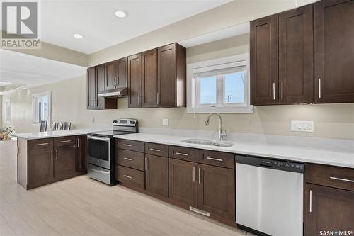 28 1703 Patrick Crescent, Saskatoon, SK - Indoor Photo Showing Kitchen With Double Sink