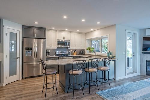 7953 Okanagan Landing Road, Vernon, BC - Indoor Photo Showing Kitchen With Upgraded Kitchen