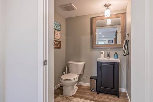 7953 Okanagan Landing Road, Vernon, BC - Indoor Photo Showing Bathroom