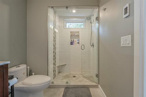 7953 Okanagan Landing Road, Vernon, BC - Indoor Photo Showing Bathroom