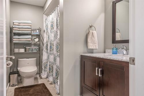 7953 Okanagan Landing Road, Vernon, BC - Indoor Photo Showing Bathroom