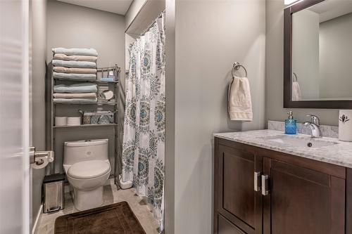 7953 Okanagan Landing Road, Vernon, BC - Indoor Photo Showing Bathroom