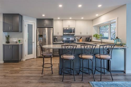 7953 Okanagan Landing Road, Vernon, BC - Indoor Photo Showing Kitchen With Upgraded Kitchen