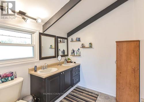 5 Macpherson Crescent, Kawartha Lakes, ON - Indoor Photo Showing Bathroom